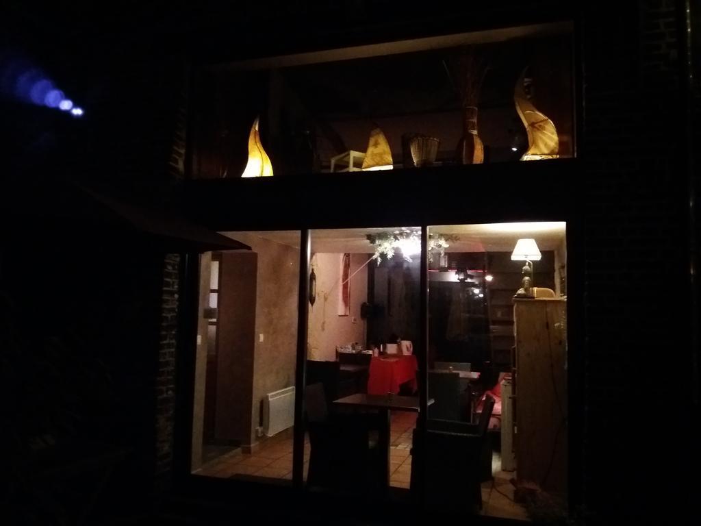 Chambres D Hotes ,Hotel ,Secret D'Une Nuit A Vicq Pres De Onnaing,Avec Piscine Exterior foto
